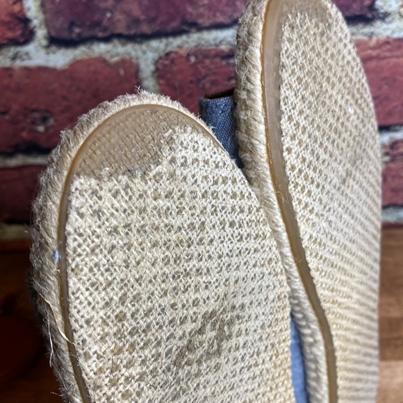 TOMS Denim Flat Peep Toe Espadrilles Size 8 - Picture 15 of 16